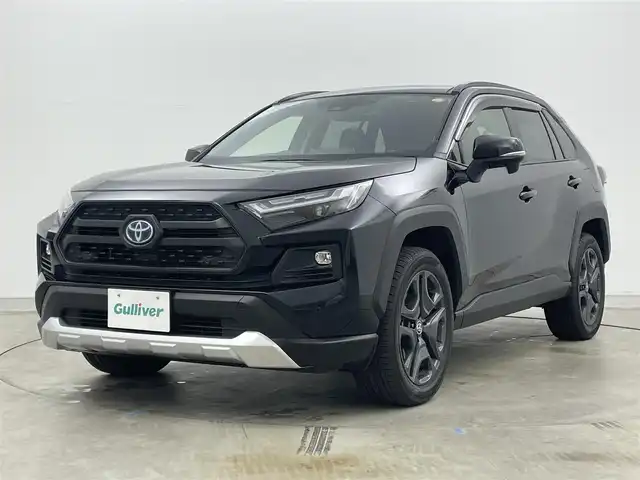トヨタ ＲＡＶ４ ハイブリッド アドベンチャー 岡山県 2022(令4)年 3.1万km アティチュードブラックマイカ 純正９型ナビ　(NSZT-Y68T)/【CD/DVD/BT/USB/フルセグ】/レーダークルーズコントロール　/ビルトインＥＴＣ２．０　/シートヒーター　前席/シートクーラー　前席/ＬＥＤヘッドライト　/バックカメラ　/電動リアゲート　/コーナーセンサー　前後/オートハイビーム　/ルーフレール/禁煙車/踏み間違い防止/ステアリングヒーター/シートメモリー/オートブレーキホールド/デジタルインナーミラー