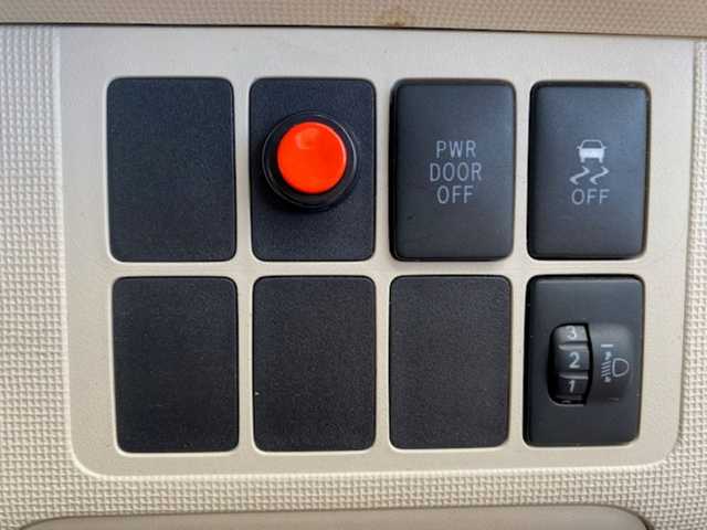 トヨタ スペイド F 兵庫県 2013(平25)年 7.5万km スーパーレッドⅤ 社外9インチフローティングナビ/（AM/FM/BT）/フルセグテレビ/バックカメラ/前後ドライブレコーダー/ドアバイザー/プッシュスタート/片側パワースライドドア/ETC/HIDヘッドライト/モデリスタエアロ/モデリスタマフラー/TANABE車高調