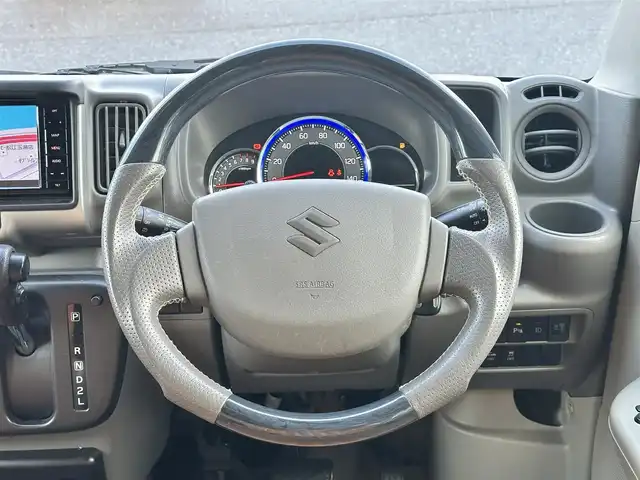 スズキ エブリイ JOINターボ 島根県 2020(令2)年 4.5万km クールカーキPM 登録時走行距離45080km/ワンオーナー/純正ナビ/Bluetooth/AM/FM/CD/DVD/フルセグテレビ/リモコンキー(スペアキー×1)/純正フロアマット/両側スライドドア/コーナーセンサー/レーンキープアシスト/横滑り防止装置/衝突被害軽減システム/運転席/助手席エアバッグ/社外12インチアルミホイール/レザー調シートカバー/ハロゲンライト/フォグランプ/ドアバイザー/禁煙車/取扱説明書/保証書