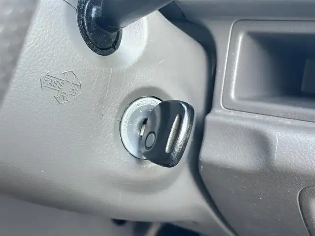 スズキ エブリイ JOINターボ 島根県 2020(令2)年 4.5万km クールカーキPM 登録時走行距離45080km/ワンオーナー/純正ナビ/Bluetooth/AM/FM/CD/DVD/フルセグテレビ/リモコンキー(スペアキー×1)/純正フロアマット/両側スライドドア/コーナーセンサー/レーンキープアシスト/横滑り防止装置/衝突被害軽減システム/運転席/助手席エアバッグ/社外12インチアルミホイール/レザー調シートカバー/ハロゲンライト/フォグランプ/ドアバイザー/禁煙車/取扱説明書/保証書