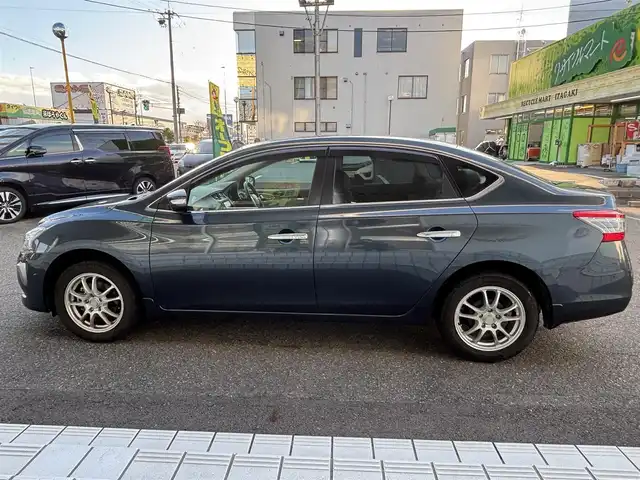 日産 シルフィ