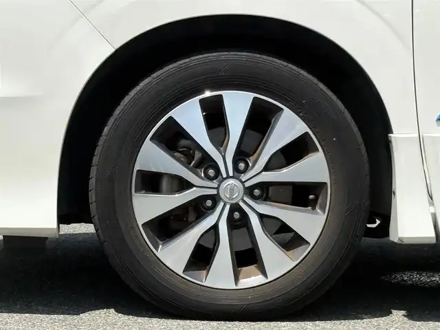 日産 セレナ ハイウェイスター Vセレクション 山口県 2017(平29)年 4.9万km ブリリアントホワイトパール 9型ナビ フルセグTV CD DVD BT BD/フリップダウンモニター/アラウンドビューモニター/プロパイロット/両側パワースライドドア/ナビ連動ドラレコ/2.0ETC/デジタルインナーミラー/パーキングアシスト/衝突被害軽減ブレーキ/LEDオートヘッドライト/フォグライト/コーナーセンサー/ステアリングリモコン/スマートキー/電動パーキングブレーキ/W サイド カーテン エアバッグ/禁煙車