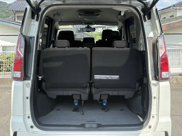 日産 セレナ ハイウェイスター Vセレクション 山口県 2017(平29)年 4.9万km ブリリアントホワイトパール 9型ナビ フルセグTV CD DVD BT BD/フリップダウンモニター/アラウンドビューモニター/プロパイロット/両側パワースライドドア/ナビ連動ドラレコ/2.0ETC/デジタルインナーミラー/パーキングアシスト/衝突被害軽減ブレーキ/LEDオートヘッドライト/フォグライト/コーナーセンサー/ステアリングリモコン/スマートキー/電動パーキングブレーキ/W サイド カーテン エアバッグ/禁煙車