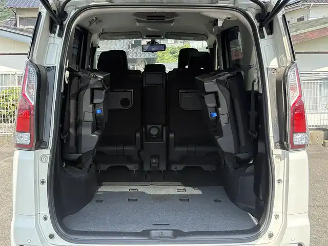 日産 セレナ ハイウェイスター Vセレクション 山口県 2017(平29)年 4.9万km ブリリアントホワイトパール 9型ナビ フルセグTV CD DVD BT BD/フリップダウンモニター/アラウンドビューモニター/プロパイロット/両側パワースライドドア/ナビ連動ドラレコ/2.0ETC/デジタルインナーミラー/パーキングアシスト/衝突被害軽減ブレーキ/LEDオートヘッドライト/フォグライト/コーナーセンサー/ステアリングリモコン/スマートキー/電動パーキングブレーキ/W サイド カーテン エアバッグ/禁煙車