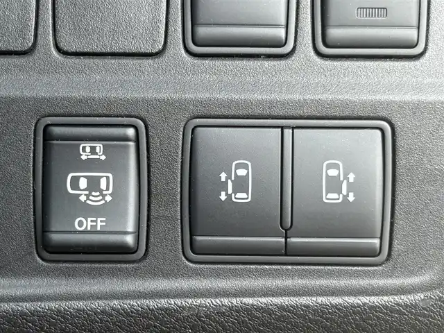 日産 セレナ ハイウェイスター Vセレクション 山口県 2017(平29)年 4.9万km ブリリアントホワイトパール 9型ナビ フルセグTV CD DVD BT BD/フリップダウンモニター/アラウンドビューモニター/プロパイロット/両側パワースライドドア/ナビ連動ドラレコ/2.0ETC/デジタルインナーミラー/パーキングアシスト/衝突被害軽減ブレーキ/LEDオートヘッドライト/フォグライト/コーナーセンサー/ステアリングリモコン/スマートキー/電動パーキングブレーキ/W サイド カーテン エアバッグ/禁煙車