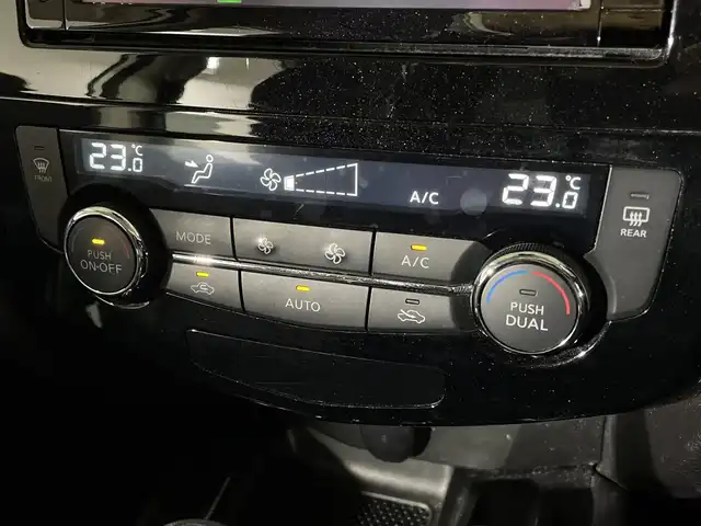 日産 エクストレイル 20Xi 福岡県 2018(平30)年 5.2万km ブリリアントホワイトパール 純正メモリナビ(フルセグTV/DVD/CD/BT)アラウンドビューモニターエマージェンシーブレーキプロパイロットコーナーセンサーデジタルインナーミラー電動リアゲート純正ドラレコETCスマートキープッシュスタート