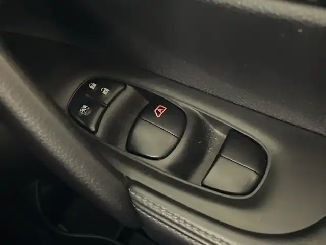 日産 エクストレイル 20Xi 福岡県 2018(平30)年 5.2万km ブリリアントホワイトパール 純正メモリナビ(フルセグTV/DVD/CD/BT)アラウンドビューモニターエマージェンシーブレーキプロパイロットコーナーセンサーデジタルインナーミラー電動リアゲート純正ドラレコETCスマートキープッシュスタート