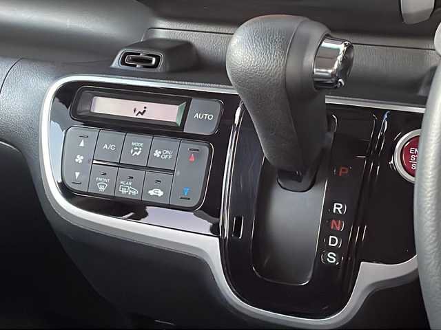 ホンダ Ｎ ＢＯＸ カスタム G ターボ Lパッケージ 道央・札幌 2015(平27)年 8.2万km ブリリアントスポーティブルーメタリック2トーン ＊社外ナビ/＊両側パワースライドドア/＊Bluetoothオーディオ/＊キセノンライト/＊Autoライト/＊ＥＴＣ/＊シートヒーター/＊パドルシフト/＊クルーズコントロール/＊フロアマット/＊盗難防止装置/＊横滑り防止装置/＊パワーステアリング/＊パワーウインドウ