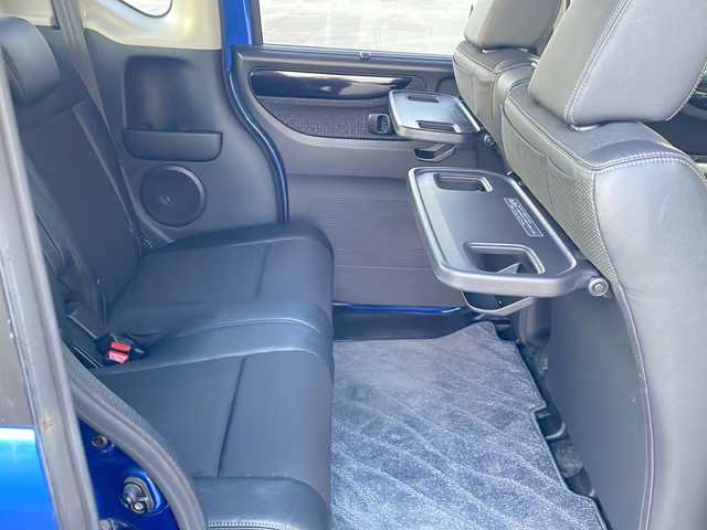 ホンダ Ｎ ＢＯＸ カスタム G ターボ Lパッケージ 道央・札幌 2015(平27)年 8.2万km ブリリアントスポーティブルーメタリック2トーン ＊社外ナビ/＊両側パワースライドドア/＊Bluetoothオーディオ/＊キセノンライト/＊Autoライト/＊ＥＴＣ/＊シートヒーター/＊パドルシフト/＊クルーズコントロール/＊フロアマット/＊盗難防止装置/＊横滑り防止装置/＊パワーステアリング/＊パワーウインドウ