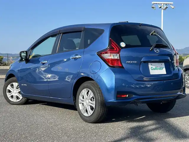 日産 ノート e－パワー X 島根県 2016(平28)年 6.2万km シャイニングブルー 登録時走行距離　61433km/純正SDナビ(Bluetooth/CD/DVD)/フルセグテレビ/全周囲カメラ/デジタルインナーミラー/レーンキープアシスト/衝突被害軽減ブレーキ/LEDヘッドライト/オートライト/横滑り防止装置/パワーウィンドウ/パワーステアリング/ABS/ドアバイザー/純正フロアマット/前後ドライブレコーダー/スペアキー/ETC/純正14インチアルミホイール