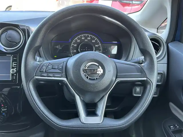 日産 ノート e－パワー X 島根県 2016(平28)年 6.2万km シャイニングブルー 登録時走行距離　61433km/純正SDナビ(Bluetooth/CD/DVD)/フルセグテレビ/全周囲カメラ/デジタルインナーミラー/レーンキープアシスト/衝突被害軽減ブレーキ/LEDヘッドライト/オートライト/横滑り防止装置/パワーウィンドウ/パワーステアリング/ABS/ドアバイザー/純正フロアマット/前後ドライブレコーダー/スペアキー/ETC/純正14インチアルミホイール