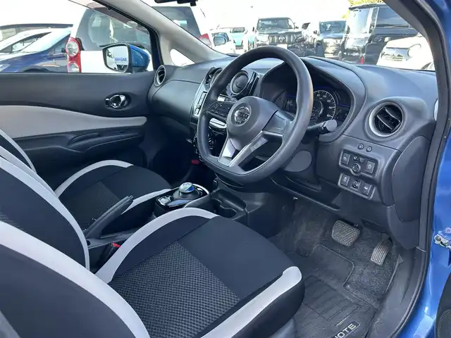 日産 ノート e－パワー X 島根県 2016(平28)年 6.2万km シャイニングブルー 登録時走行距離　61433km/純正SDナビ(Bluetooth/CD/DVD)/フルセグテレビ/全周囲カメラ/デジタルインナーミラー/レーンキープアシスト/衝突被害軽減ブレーキ/LEDヘッドライト/オートライト/横滑り防止装置/パワーウィンドウ/パワーステアリング/ABS/ドアバイザー/純正フロアマット/前後ドライブレコーダー/スペアキー/ETC/純正14インチアルミホイール