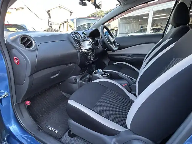 日産 ノート e－パワー X 島根県 2016(平28)年 6.2万km シャイニングブルー 登録時走行距離　61433km/純正SDナビ(Bluetooth/CD/DVD)/フルセグテレビ/全周囲カメラ/デジタルインナーミラー/レーンキープアシスト/衝突被害軽減ブレーキ/LEDヘッドライト/オートライト/横滑り防止装置/パワーウィンドウ/パワーステアリング/ABS/ドアバイザー/純正フロアマット/前後ドライブレコーダー/スペアキー/ETC/純正14インチアルミホイール