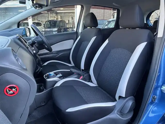 日産 ノート e－パワー X 島根県 2016(平28)年 6.2万km シャイニングブルー 登録時走行距離　61433km/純正SDナビ(Bluetooth/CD/DVD)/フルセグテレビ/全周囲カメラ/デジタルインナーミラー/レーンキープアシスト/衝突被害軽減ブレーキ/LEDヘッドライト/オートライト/横滑り防止装置/パワーウィンドウ/パワーステアリング/ABS/ドアバイザー/純正フロアマット/前後ドライブレコーダー/スペアキー/ETC/純正14インチアルミホイール