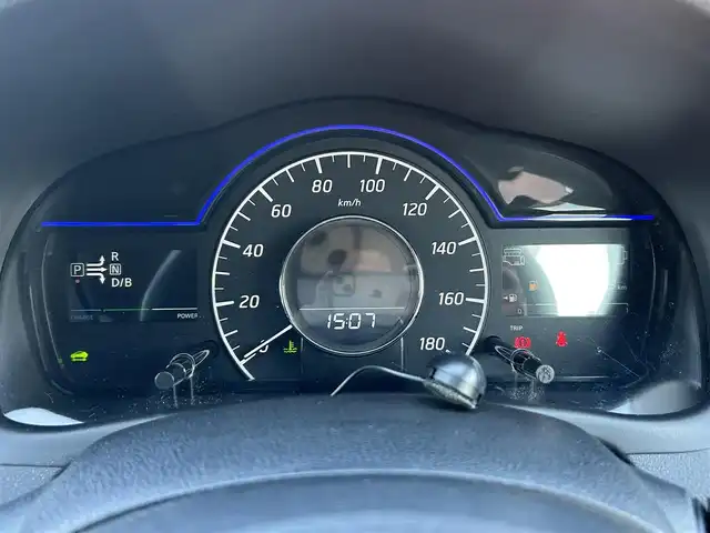 日産 ノート e－パワー X 島根県 2016(平28)年 6.2万km シャイニングブルー 登録時走行距離　61433km/純正SDナビ(Bluetooth/CD/DVD)/フルセグテレビ/全周囲カメラ/デジタルインナーミラー/レーンキープアシスト/衝突被害軽減ブレーキ/LEDヘッドライト/オートライト/横滑り防止装置/パワーウィンドウ/パワーステアリング/ABS/ドアバイザー/純正フロアマット/前後ドライブレコーダー/スペアキー/ETC/純正14インチアルミホイール