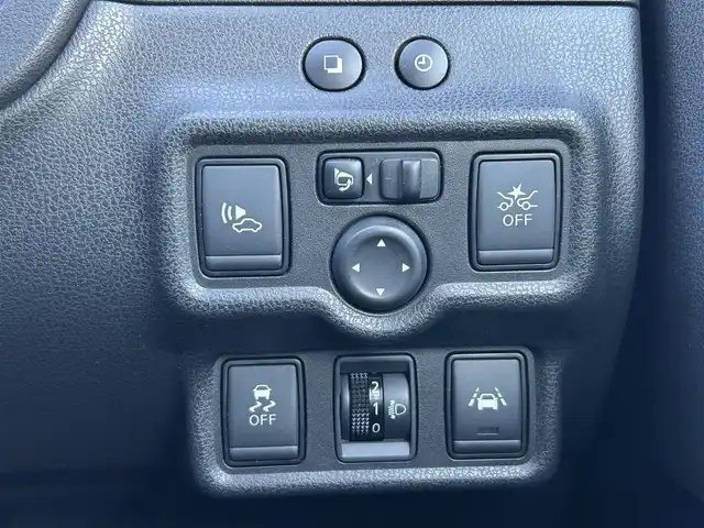 日産 ノート e－パワー X 島根県 2016(平28)年 6.2万km シャイニングブルー 登録時走行距離　61433km/純正SDナビ(Bluetooth/CD/DVD)/フルセグテレビ/全周囲カメラ/デジタルインナーミラー/レーンキープアシスト/衝突被害軽減ブレーキ/LEDヘッドライト/オートライト/横滑り防止装置/パワーウィンドウ/パワーステアリング/ABS/ドアバイザー/純正フロアマット/前後ドライブレコーダー/スペアキー/ETC/純正14インチアルミホイール