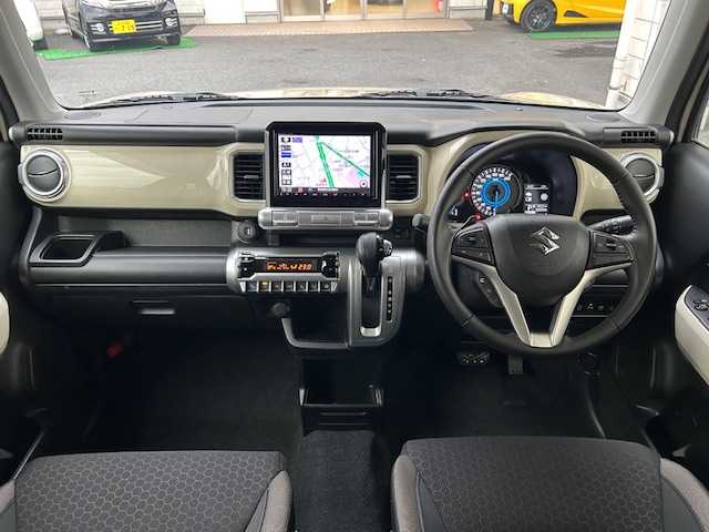 スズキ クロスビー HYBRID MZ 東京都 2020(令2)年 5.4万km キャラバンアイボリーパールメタリック/ホワイト 2トーンルーフ ワンオーナー/セーフティサポート(予防安全技術)/4WD/走行モード(スポーツ/スノー)/純正SDナビ(フルセグTV)/Bluetooth AM FM CD DVD/全方位モニター/クルーズコントロール/デュアルセンサーブレーキサポート/誤発進抑制機能/レーンアシスト/ふらつき警報機能/リアパーキングセンサー/LEDヘッドランプ/オートライト/スマートキー/スペアキー×1/保証書＆取扱説明書