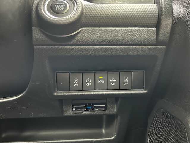 スズキ クロスビー HYBRID MZ 東京都 2020(令2)年 5.4万km キャラバンアイボリーパールメタリック/ホワイト 2トーンルーフ ワンオーナー/セーフティサポート(予防安全技術)/4WD/走行モード(スポーツ/スノー)/純正SDナビ(フルセグTV)/Bluetooth AM FM CD DVD/全方位モニター/クルーズコントロール/デュアルセンサーブレーキサポート/誤発進抑制機能/レーンアシスト/ふらつき警報機能/リアパーキングセンサー/LEDヘッドランプ/オートライト/スマートキー/スペアキー×1/保証書＆取扱説明書