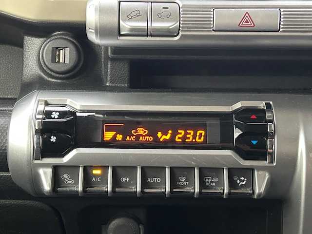 スズキ クロスビー HYBRID MZ 東京都 2020(令2)年 5.4万km キャラバンアイボリーパールメタリック/ホワイト 2トーンルーフ ワンオーナー/セーフティサポート(予防安全技術)/4WD/走行モード(スポーツ/スノー)/純正SDナビ(フルセグTV)/Bluetooth AM FM CD DVD/全方位モニター/クルーズコントロール/デュアルセンサーブレーキサポート/誤発進抑制機能/レーンアシスト/ふらつき警報機能/リアパーキングセンサー/LEDヘッドランプ/オートライト/スマートキー/スペアキー×1/保証書＆取扱説明書