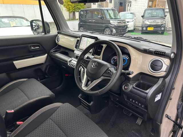 スズキ クロスビー HYBRID MZ 東京都 2020(令2)年 5.4万km キャラバンアイボリーパールメタリック/ホワイト 2トーンルーフ ワンオーナー/セーフティサポート(予防安全技術)/4WD/走行モード(スポーツ/スノー)/純正SDナビ(フルセグTV)/Bluetooth AM FM CD DVD/全方位モニター/クルーズコントロール/デュアルセンサーブレーキサポート/誤発進抑制機能/レーンアシスト/ふらつき警報機能/リアパーキングセンサー/LEDヘッドランプ/オートライト/スマートキー/スペアキー×1/保証書＆取扱説明書