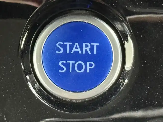 日産 セレナ e－パワー ハイウェイスター V 愛知県 2019(令1)年 2.9万km ブリリアントホワイトパール 2トーン 禁煙車/ワンオーナー/アラウンドビューモニター/フリップダウンモニター/プロパイロット/両側パワースライドドア/エマージェンシーブレーキ/横滑り防止装置/クルーズコントロール/ALPINEナビ/・フルセグTV/・Bluetooth/・DVD/CD/・AM/FM/・USB/・SD/ドライブレコーダー/3列シート/フロアマット/WedsSport18インチアルミホイール/LEDヘッドライト/オートライト/ETC/スマートキー