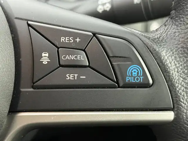 日産 セレナ e－パワー ハイウェイスター V 愛知県 2019(令1)年 2.9万km ブリリアントホワイトパール 2トーン 禁煙車/ワンオーナー/アラウンドビューモニター/フリップダウンモニター/プロパイロット/両側パワースライドドア/エマージェンシーブレーキ/横滑り防止装置/クルーズコントロール/ALPINEナビ/・フルセグTV/・Bluetooth/・DVD/CD/・AM/FM/・USB/・SD/ドライブレコーダー/3列シート/フロアマット/WedsSport18インチアルミホイール/LEDヘッドライト/オートライト/ETC/スマートキー