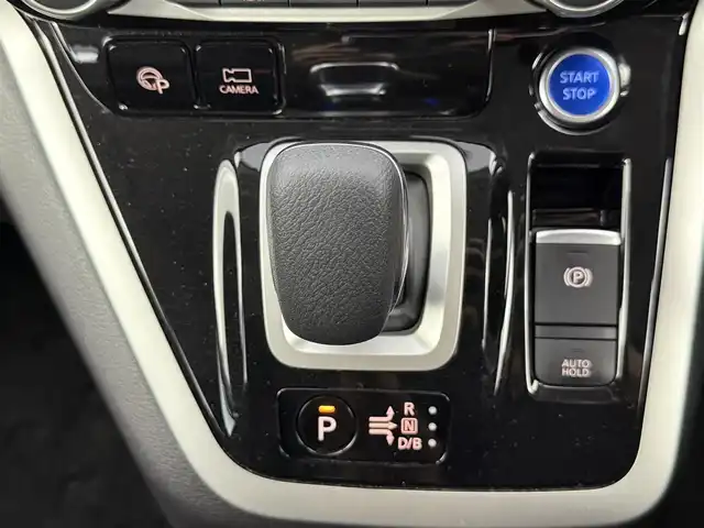 日産 セレナ e－パワー ハイウェイスター V 愛知県 2019(令1)年 2.9万km ブリリアントホワイトパール 2トーン 禁煙車/ワンオーナー/アラウンドビューモニター/フリップダウンモニター/プロパイロット/両側パワースライドドア/エマージェンシーブレーキ/横滑り防止装置/クルーズコントロール/ALPINEナビ/・フルセグTV/・Bluetooth/・DVD/CD/・AM/FM/・USB/・SD/ドライブレコーダー/3列シート/フロアマット/WedsSport18インチアルミホイール/LEDヘッドライト/オートライト/ETC/スマートキー