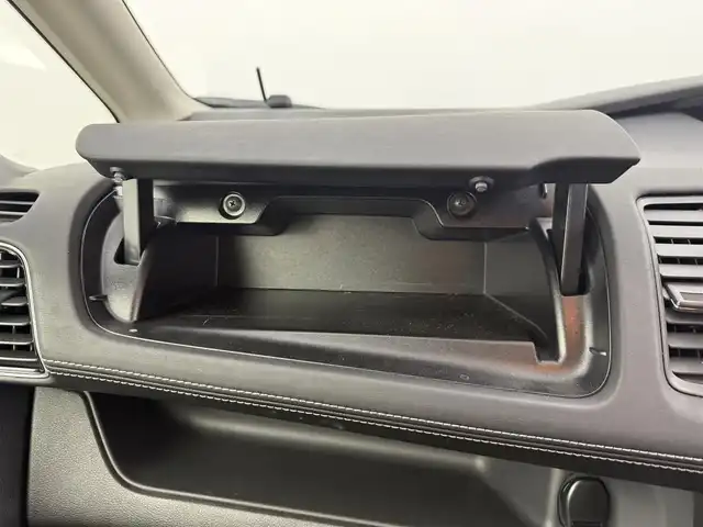 日産 セレナ e－パワー ハイウェイスター V 愛知県 2019(令1)年 2.9万km ブリリアントホワイトパール 2トーン 禁煙車/ワンオーナー/アラウンドビューモニター/フリップダウンモニター/プロパイロット/両側パワースライドドア/エマージェンシーブレーキ/横滑り防止装置/クルーズコントロール/ALPINEナビ/・フルセグTV/・Bluetooth/・DVD/CD/・AM/FM/・USB/・SD/ドライブレコーダー/3列シート/フロアマット/WedsSport18インチアルミホイール/LEDヘッドライト/オートライト/ETC/スマートキー