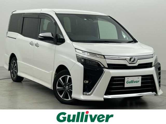 トヨタ ヴォクシー ZS 煌Ⅱ 福岡県 2020(令2)年 3.4万km ホワイトパールクリスタルシャイン 後席モニター　/社外１１型ナビ（ＢＴ，フルセグＴＶ）　/前後ドラレコ　/ビルトインＥＴＣ　/バックカメラ　/障害物センサー　/クルコン　/衝突軽減ブレーキ　/レーンキープ　/ＰＫＳＢ　/ＭＴモード付　/両側電動スライドドア