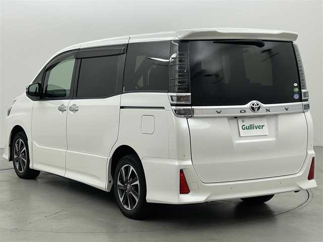 トヨタ ヴォクシー ZS 煌Ⅱ 福岡県 2020(令2)年 3.4万km ホワイトパールクリスタルシャイン 後席モニター　/社外１１型ナビ（ＢＴ，フルセグＴＶ）　/前後ドラレコ　/ビルトインＥＴＣ　/バックカメラ　/障害物センサー　/クルコン　/衝突軽減ブレーキ　/レーンキープ　/ＰＫＳＢ　/ＭＴモード付　/両側電動スライドドア