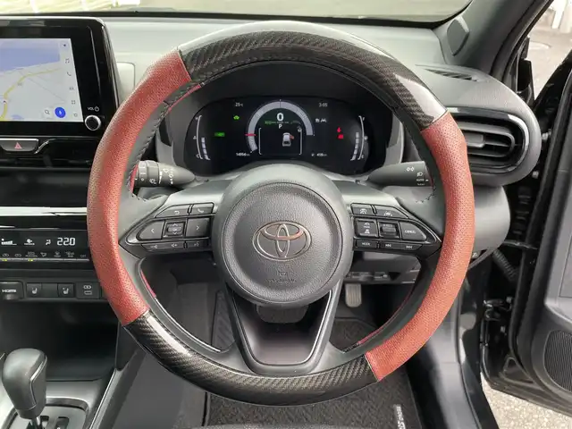 トヨタ ヤリスクロス ハイブリッド Z 三重県 2024(令6)年 1.5万km ブラックマイカ 登録時14954Km/ワンオーナー/純正メモリーナビ/（AM・FM・Bluetooth・HDMI・USB）/スペアキー　/全方位カメラ　/ドラレコ/バッグカメラ　/クルコン（追従あり）/ステアリングリモコン/両席シートヒーター　/コーナーセンサー　/クリアランスソナー/横すべり防止　/衝突被害軽減/車線逸脱警報/BSM/ステアリングヒーター　/ＬＥＤオートライト　/フォグライト/取扱説明書/保証書
