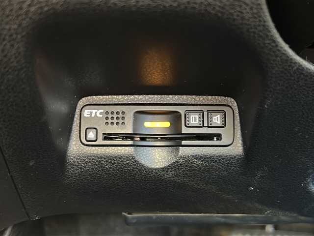 ホンダ フィット シャトル ハイブリッド スマートセレ 兵庫県 2012(平24)年 8.7万km アラバスターシルバーメタリック 保証書・取説・有/FM/AM/CD/USB/バックカメラ/ビルトインETC/クルーズコントロール/アイドリングストップ/スマートキー/電格ミラー/純正フロアマット/社外ドアバイザー