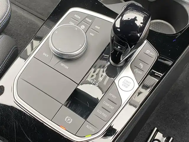 ＢＭＷ ＢＭＷ １１８ｉ Mスポーツ 福岡県 2021(令3)年 1.6万km アルピンホワイトⅢ インテリジェントセーフティ/アダプティブクルーズコントロール/ブラインドスポットモニター/レーンキープアシスト/純正ナビ　/Applecarplay/Bluetooth/バックカメラ/パワーバックドア/LEDライト/オートハイビーム/前後パーキングディスタンスコントロール/純正前後ドライブレコーダー/純正18インチアルミホイール/ミラー一体型ＥＴＣ/取扱説明書/保証書/スペアキー×1