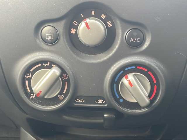 日産 ノート X 三重県 2016(平28)年 4.3万km ブリリアントホワイトパール 純正ナビ /全周囲カメラ /ETC /前後コーナーセンサー /前後ドライブレコーダー /レーンキープアシスト /衝突軽減ブレーキ /純正フロアマット /ステアリングスイッチ /オートライト /電動格納ミラー /禁煙車