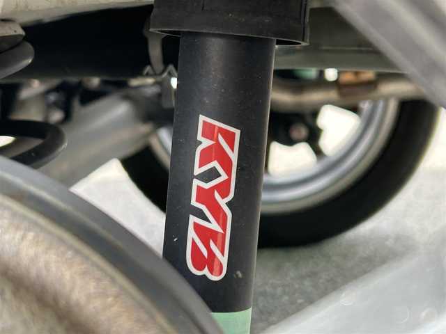 スズキ アルト ワークス 愛媛県 2019(令1)年 1.5万km ピュアホワイトP 社外7インチナビ（Bluetooth/フルセグTV/DVD再生）/前席純正レカロシート/ETC/純正エアロパーツ/パドルシフト/ステアリングスイッチ/社外フロアマット/純正アルミホイール/ウィンカーミラー/後方コーナーセンサー/フットイルミネーション/フォグランプ/スマートキー×2