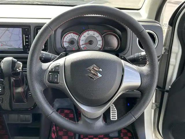 スズキ アルト ワークス 愛媛県 2019(令1)年 1.5万km ピュアホワイトP 社外7インチナビ（Bluetooth/フルセグTV/DVD再生）/前席純正レカロシート/ETC/純正エアロパーツ/パドルシフト/ステアリングスイッチ/社外フロアマット/純正アルミホイール/ウィンカーミラー/後方コーナーセンサー/フットイルミネーション/フォグランプ/スマートキー×2