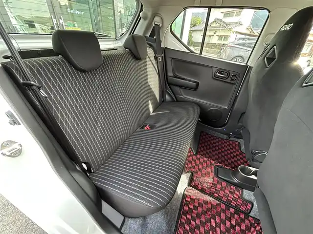 スズキ アルト ワークス 愛媛県 2019(令1)年 1.5万km ピュアホワイトP 社外7インチナビ（Bluetooth/フルセグTV/DVD再生）/前席純正レカロシート/ETC/純正エアロパーツ/パドルシフト/ステアリングスイッチ/社外フロアマット/純正アルミホイール/ウィンカーミラー/後方コーナーセンサー/フットイルミネーション/フォグランプ/スマートキー×2