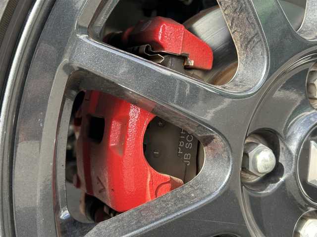 スズキ アルト ワークス 愛媛県 2019(令1)年 1.5万km ピュアホワイトP 社外7インチナビ（Bluetooth/フルセグTV/DVD再生）/前席純正レカロシート/ETC/純正エアロパーツ/パドルシフト/ステアリングスイッチ/社外フロアマット/純正アルミホイール/ウィンカーミラー/後方コーナーセンサー/フットイルミネーション/フォグランプ/スマートキー×2