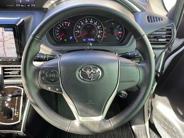 トヨタ ヴォクシー ZS 煌Ⅲ 大阪府 2021(令3)年 1.6万km ホワイトパールクリスタルシャイン ワンオーナー/ALPINE製9インチナビ/BTオーディオ/CD/DVD/フルセグテレビ/バックカメラ/両側パワースライドドア/ハーフレザーシート/革巻きステアリング/ステアリングスイッチ/トヨタセーフティセンス/LEDヘッドライト/純正16インチAW/純正フロアマット/純正ドアバイザー/ETC/スペアキー