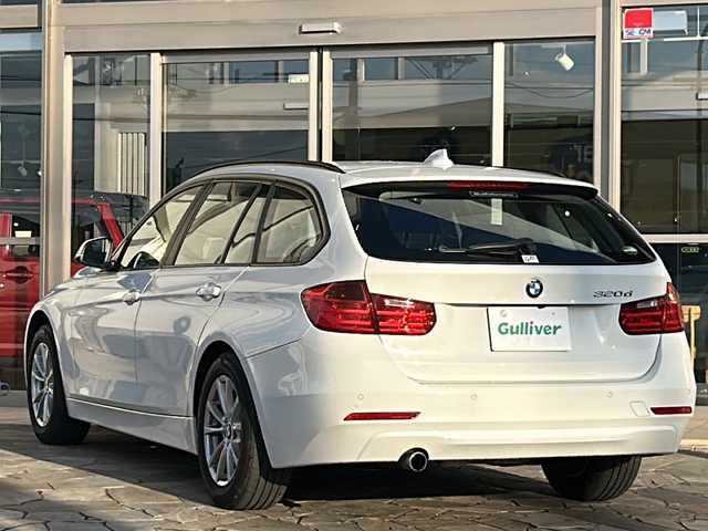 ＢＭＷ ３２０ｄ ツーリング 静岡県 2013(平25)年 4.6万km アルピンホワイトⅢ 純正ナビ/・CD/DVD/・Musicコレクション/・AM/FM/・Bluetooth/・AUX/・USB/主要装備/・バックカメラ/・ＥＴＣ/・リアフォグランプ/・左右独立温度調整オートエアコン/・横滑り防止装置/・ＭＴモード付ＡＴ/・LIMボタン(速度リミッター)/・パワーバックドア/・オートワイパー/・運転席＋助手席パワーシート