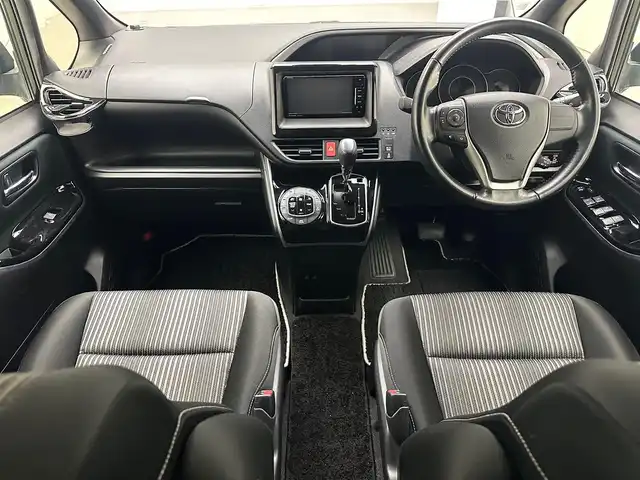 トヨタ ヴォクシー ZS 煌 兵庫県 2017(平29)年 5.7万km イナズマスパーキングブラックガラスフレーク 純正SDナビ(CD/DVD/SD/フルセグ/Bluetooth)/バックカメラ/両側パワースライドドア/純正オプションエンジンスターター/オートライト/オートマチックハイビーム/LEDヘッドライト/LEDフォグライト/純正16インチアルミホイール/クルーズコントロール/ETC/純正フロアマット/アイドリングストップ