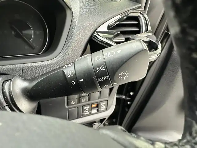 トヨタ ヴォクシー ZS 煌 兵庫県 2017(平29)年 5.7万km イナズマスパーキングブラックガラスフレーク 純正SDナビ(CD/DVD/SD/フルセグ/Bluetooth)/バックカメラ/両側パワースライドドア/純正オプションエンジンスターター/オートライト/オートマチックハイビーム/LEDヘッドライト/LEDフォグライト/純正16インチアルミホイール/クルーズコントロール/ETC/純正フロアマット/アイドリングストップ