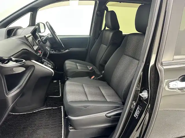 トヨタ ヴォクシー ZS 煌 兵庫県 2017(平29)年 5.7万km イナズマスパーキングブラックガラスフレーク 純正SDナビ(CD/DVD/SD/フルセグ/Bluetooth)/バックカメラ/両側パワースライドドア/純正オプションエンジンスターター/オートライト/オートマチックハイビーム/LEDヘッドライト/LEDフォグライト/純正16インチアルミホイール/クルーズコントロール/ETC/純正フロアマット/アイドリングストップ