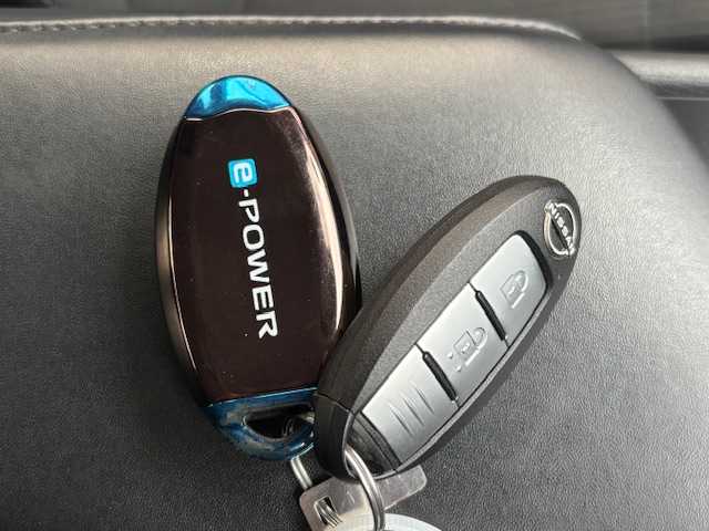 日産 ノート X 宮城県 2021(令3)年 7.1万km スーパーブラック 登録時走行距離７０５８１km/全方位カメラ/純ナビ/・フルセグテレビ/・Bluetooth/・HDMI/・AM/FM/インテリジェントクルーズコントロール/エマージェンシーブレーキ/レーンキープアシスト/ＥＴＣ２．０/ブラインドスポットモニター/オートホールド/電動パーキング/純正ドライブレコーダー/ＬＥＤヘッドライト/オートライト/オートマチックハイビーム/プッシュスタート/スマートキー/スペアキー/横滑り防止機能/コーナーセンサー/フォグランプ/純正アルミホイール/ウインカーミラー/電格ミラー/ドアバイザー/純正フロアマット