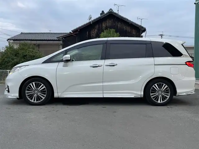 ホンダ オデッセイ アブソルート ホンダセンシング 福岡県 2018(平30)年 4.9万km パール 純正ナビ(フルセグテレビ・FM・AM・BT)/・VXM-195VFi/ETC2・0/両側パワースライドドア/クルーズコントロール/純正フロアマット/ドアバイザー/レーンキープアシスト/バックカメラ/プッシュスタート/衝突軽減ブレーキ/スマートキー