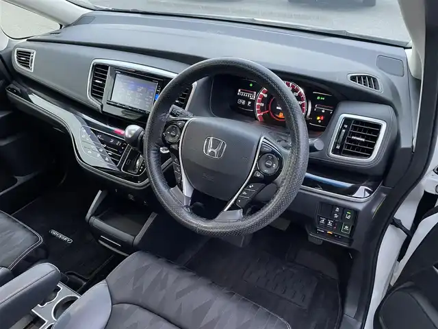ホンダ オデッセイ アブソルート ホンダセンシング 福岡県 2018(平30)年 4.9万km パール 純正ナビ(フルセグテレビ・FM・AM・BT)/・VXM-195VFi/ETC2・0/両側パワースライドドア/クルーズコントロール/純正フロアマット/ドアバイザー/レーンキープアシスト/バックカメラ/プッシュスタート/衝突軽減ブレーキ/スマートキー