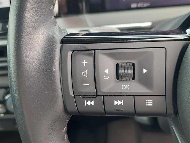 日産 ノート X 東京都 2022(令4)年 4.1万km ビビットブルー / スーパーブラック 2トーン 純正ナビ/【AM/FM/フルセグTV/USB/BT/HDMI/AppleCarPlay】/プロパイロット/寒冷地仕様/・シートヒーター/・ステアリングヒーター/アラウンドビューモニター/デジタルインナーミラー/純正16インチAW/ステアリングスイッチ/純正LEDヘッドライト/オートライト/オートハイビーム/ヘッドライトレベライザー/ETC2.0/衝突被害軽減ブレーキ/LKA/コーナーセンサー/スマートキー×２/ドライブレコーダー/純正フロアマット/純正ドアバイザー
