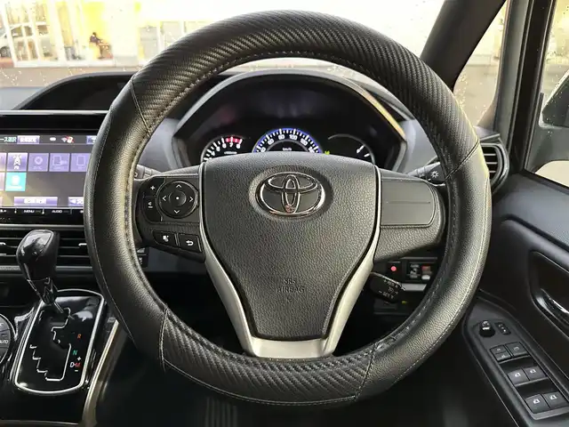 トヨタ エスクァイア Gi ブラックテーラード 道北・旭川 2016(平28)年 13.1万km ブラック (株)IDOMが運営する【じしゃロン旭川店】の自社ローン専用車両になります。こちらは現金またはオートローンご利用時の価格です。自社ローンご希望の方は別途その旨お申付け下さい/　/・純正ナビ(CD/DVD/BT/SD/フルセグ)/・バックカメラ/・ETC/・レーダーブレーキ/・ドライブレコーダー/・クルーズコントロール/・ステアリングリモコン/・両席パワースライドドア/・両席シートヒーター/・フリップダウンモニター/・プッシュスタート/・スマートキー２個/・フォグランプ/・取扱説明書