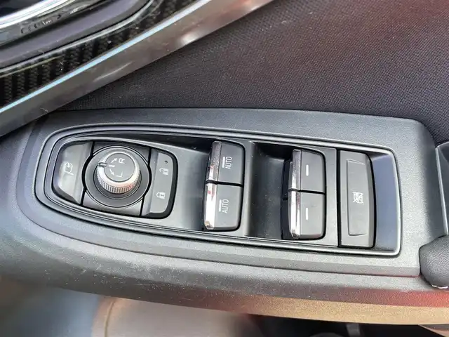 スバル インプレッサ スポーツ 2．0i－L アイサイト 青森県 2017(平29)年 3.7万km ピュアレッド ワンオーナー/4WD/アイサイト/社外ナビ/【AM/FM/CD/DVD/SD/BT】/フルセグTV/バックカメラ/クルーズコントロール/レーンキープアシスト/ブラインドスポットモニター/横滑り防止/コーナーセンサー/アイドリングストップ/パドルシフト/オートライト/フォグランプ/純正AWスタッドレスタイヤ取付/取扱説明書/保証書