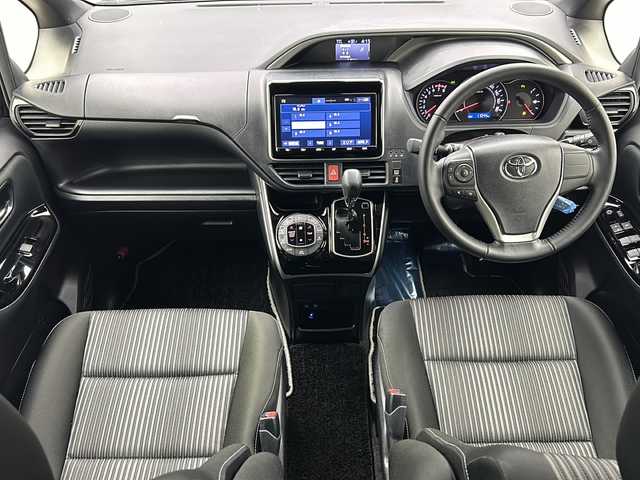 トヨタ ヴォクシー ZS 煌Ⅱ 神奈川県 2020(令2)年 1.1万km ブラック 両側パワースライドドア/純正9インチナビ/(AM/FM/CD/DVD/TV/SD/BT)/バックカメラ/12.1インチフリップダウンモニター/ビルトインETC/前後ドライブレコーダー/トヨタセーフティーセンス/プッシュスタート/スマートキー/オートライト/オートマチックハイビーム/LEDヘッドライト/フォグランプ/ヘッドライトレベライザー/ドアバイザー/純正フロアマット/純正16インチアルミホイール